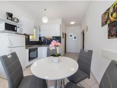 Kuhinja ili čajna kuhinja u objektu Apartments Tafra - One Bedroom Apartment