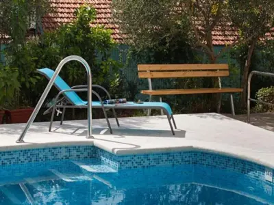 Bazen u objektu Apartments Relax Brela - Studio ili u blizini