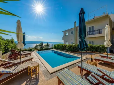 Bazen u objektu Apartments Tafra - One Bedroom Apartment ili u blizini