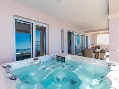 Tlocrt objekta Apartments Hope Dugi Rat - Three-Bedroom Apartment with Jacuzzi Stanko