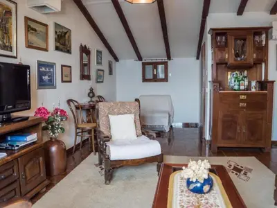 TV i/ili zabavni centar u objektu Stone House Seaside Retreat on Bra Island - Two Bedroom Apartment 2