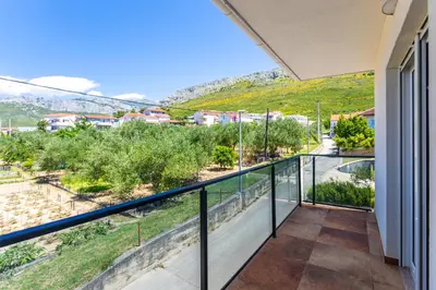Pogled na planine ili pogled na planine iz apartmana