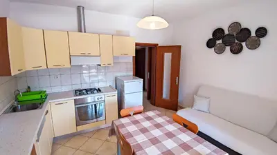 Kuhinja ili čajna kuhinja u objektu Leana Apartments , island of Brač