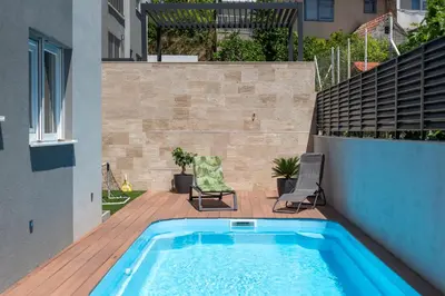 Bazen u objektu Apartman Pax ili u blizini