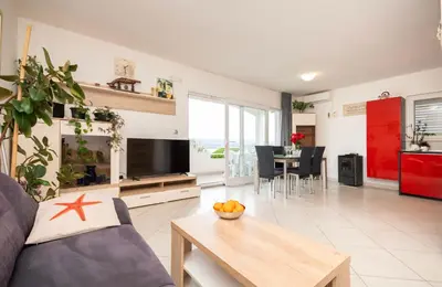 Kuhinja ili čajna kuhinja u objektu House Mimica