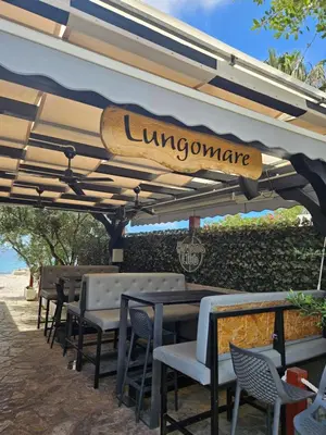 Restoran ili neka druga zalogajnica u objektu Apartments Casablanca