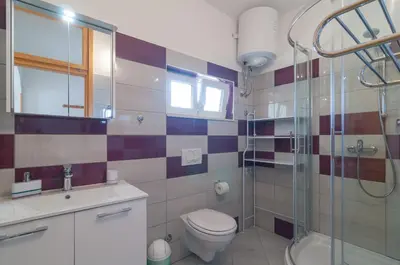 Kupaonica u objektu Apartmani Molo Mare 2