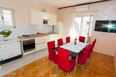 Kuhinja ili čajna kuhinja u objektu Apartments Nuic