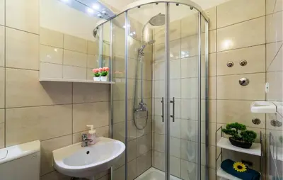 Kupaonica u objektu Cozy Apartment In Milna With House Sea View