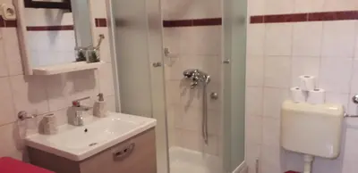 Kupaonica u objektu Apartment Perović