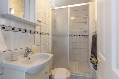 Kupaonica u objektu Apartman Noel s terasom i parkingom