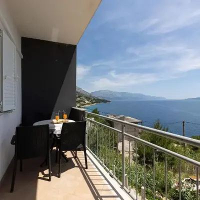 Lovely Apartment In Omis With Wifi