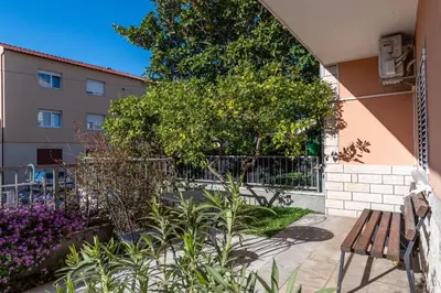 Vrt u objektu Apartments Cezar
