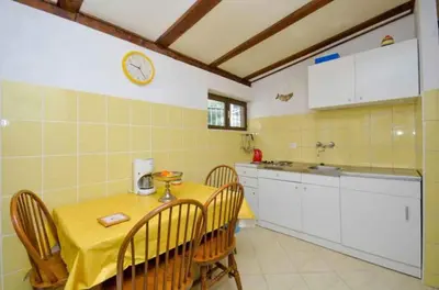 Kuhinja ili čajna kuhinja u objektu Apartment in Brela - Makarska Riviera 51813