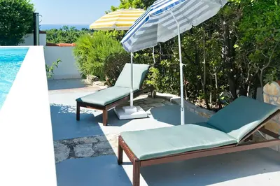 Bazen u objektu Holiday Home Katia ili u blizini