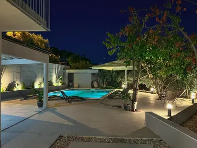 Bazen u objektu Mediterranean Oasis Seaside Villa with Pool ili u blizini