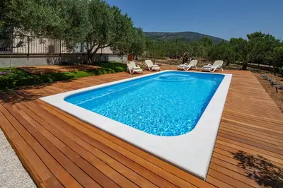 Bazen u objektu Villa Olea Lux Bol ili u blizini