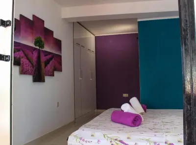 Krevet ili kreveti u jedinici u objektu Seafront Apartment Sea Relax with Private Pool Balcony