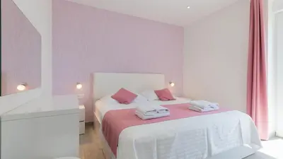 Krevet ili kreveti u jedinici u objektu Apartman Mia 7 - Omis by Villas Guide