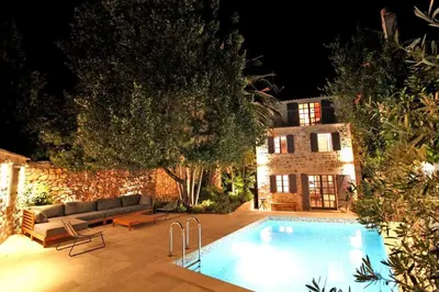 Bazen u objektu Villa Kuk ili u blizini