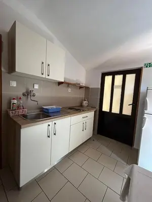 Kuhinja ili čajna kuhinja u objektu Jagodna Sunset Studio