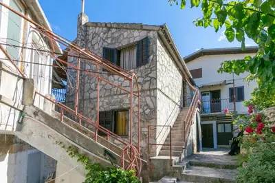 Zgrada u kojoj se nalazi apartman