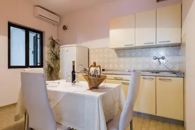 Kuhinja ili čajna kuhinja u objektu Lavanda Seaview Retreat