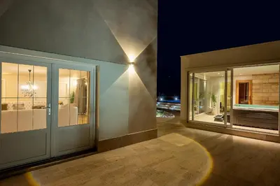 Tlocrt objekta Luxury Villa David with swimming pool, sauna and jacuzzi