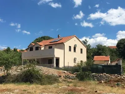 Zgrada u kojoj se nalazi vikendica