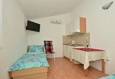 Krevet ili kreveti u jedinici u objektu Apartments with parking space Makarska - 24785