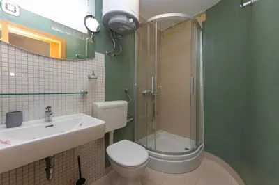 Kupaonica u objektu Apartmani Brela 21