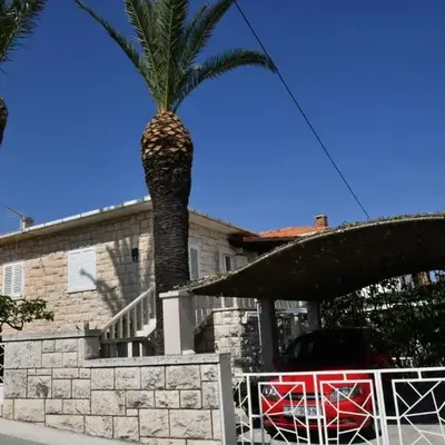 B apartment with terrace 1 min walk to the beach