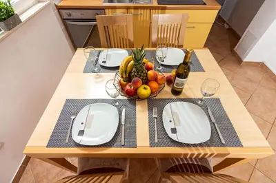 Hrana u apartmanu ili u blizini