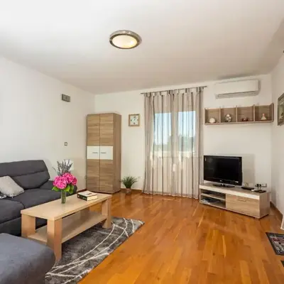 Apartment Mandalina House