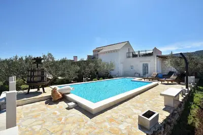Bazen u objektu Villa Mar 2 ili u blizini