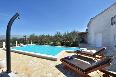 Bazen u objektu Villa Mar 2 ili u blizini