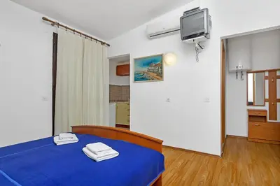 TV i/ili zabavni centar u objektu Studio Pokrivenik 5231e