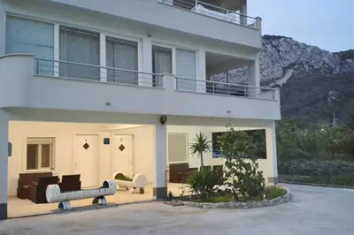 Pogled na planine ili pogled na planine iz apartmana