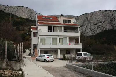 Pogled na planine ili pogled na planine iz apartmana