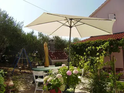 Vrt u objektu Apartments by the sea Splitska, Brac - 5664