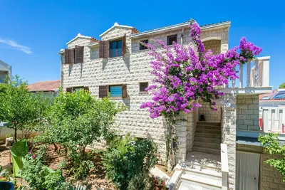 Vrt u objektu Apartments with parking space Supetar, Brac - 5670