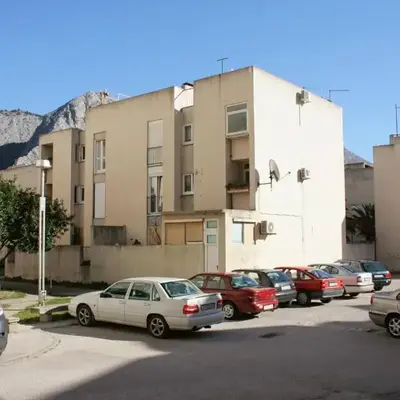 Apartments with a parking space Omis - 5989