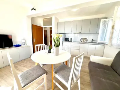 Kuhinja ili čajna kuhinja u objektu Apartments by the sea Puntinak, Brac - 718