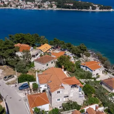Apartments by the sea Puntinak