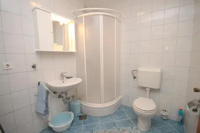 Kupaonica u objektu Apartments with parking space Brela - Makarska - 6907
