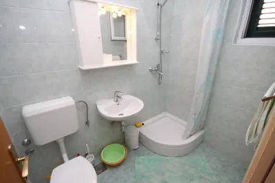 Kupaonica u objektu Studio Brela 6907b