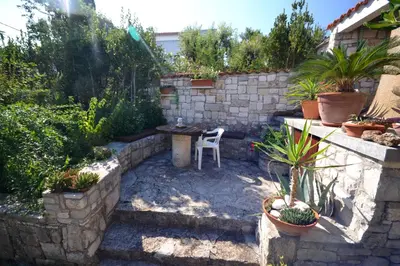 Vrt u objektu Apartments by the sea Splitska, Brac - 11300