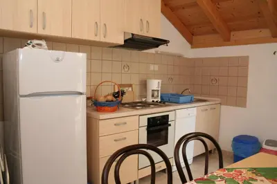 Kuhinja ili čajna kuhinja u objektu Apartment Vrboska 4601c