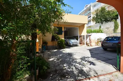Zgrada u kojoj se nalazi apartman