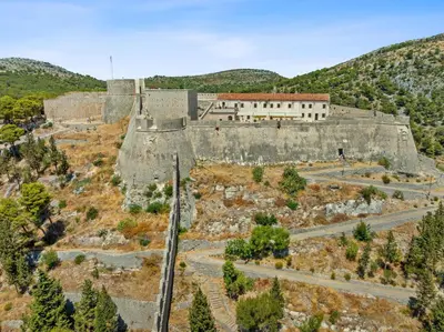 Pogled na planine ili pogled na planine iz apartmana